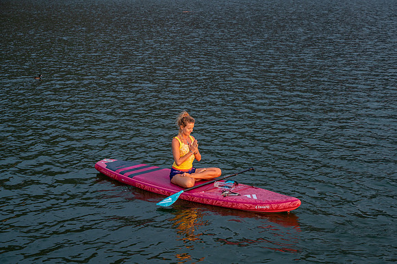 SUP Yoga with Skiyo