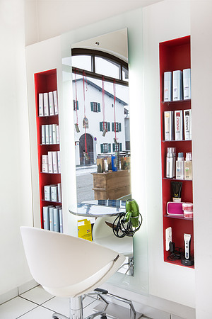 Haarlekin Staff & Location