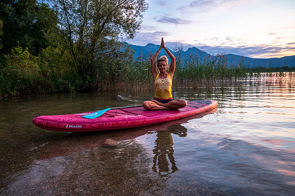 SUP Yoga with Skiyo