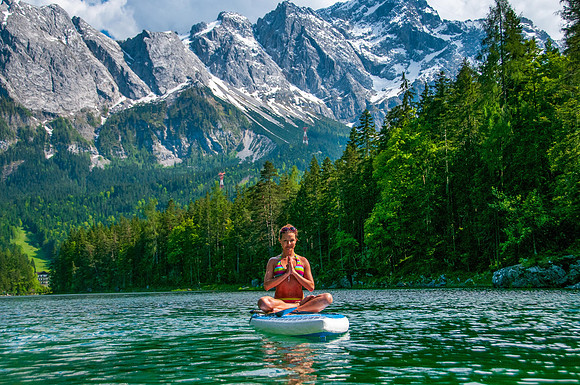 Sonnia Call a Yogi