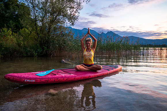 SUP Yoga with Skiyo