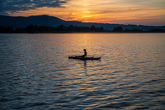 SUP Yoga with Skiyo