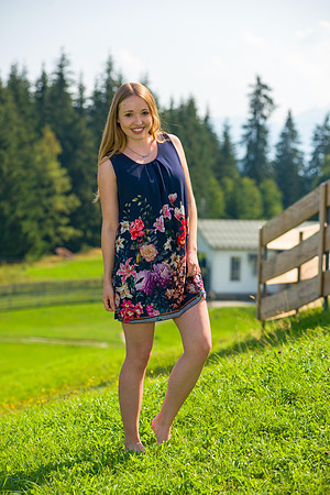 Shoot with Sophie for Platzhirsch
